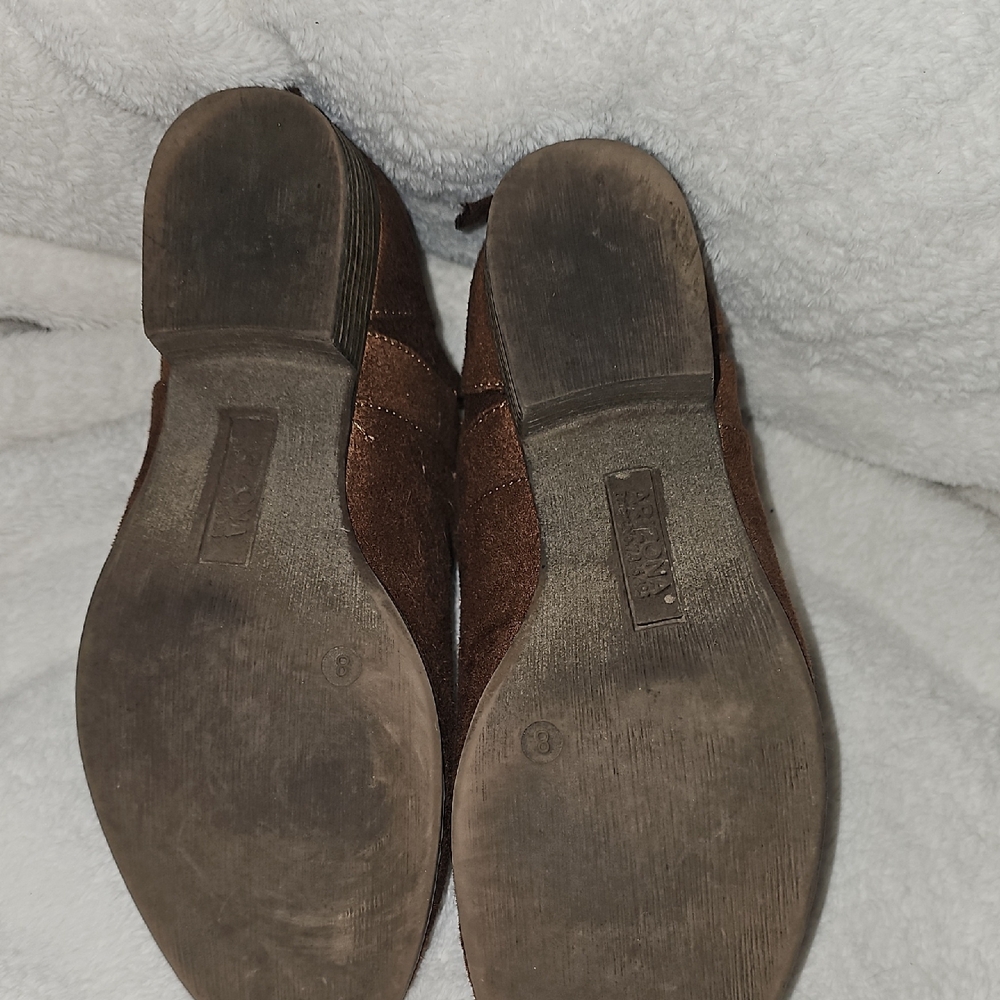 Arizona Jean Company Brown Suede Ankle Booties. Size 8 - Picture 3 of 3